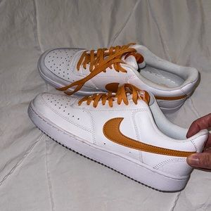 Nike women’s sz 10